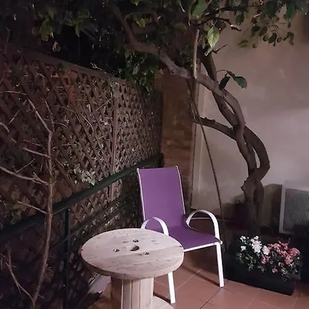 Modern 40 Sq.m. Near Town Center. Apartmán *